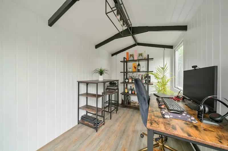 3 Bedroom Terraced House for Sale Near Charlton Slopes