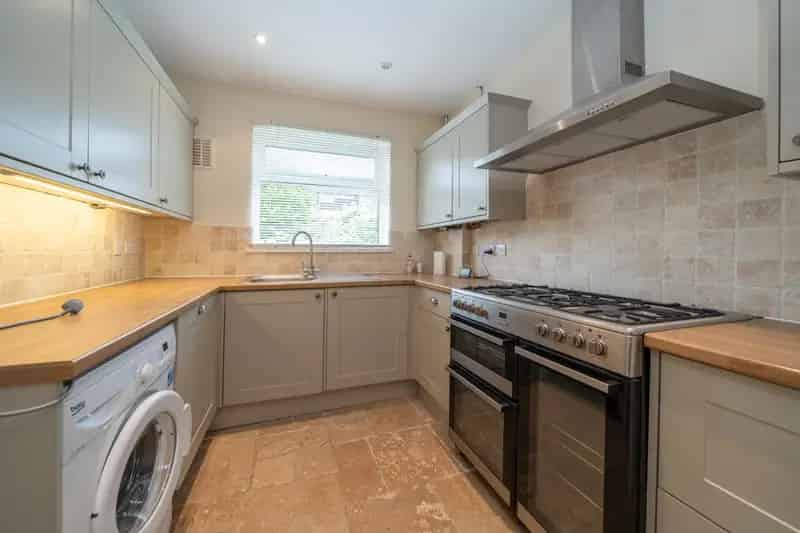 Detached Bungalow Near Amenities and Tring Train Station
