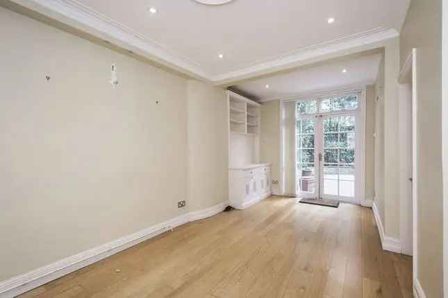 Terraced house to rent in Cambridge Street, London SW1V