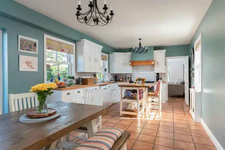 4 Bedroom Detached House for Sale in Fladbury