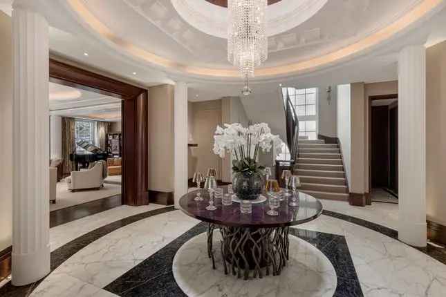 Town house for sale in Avenue Road, St John's Wood, London NW8, United Kingdom