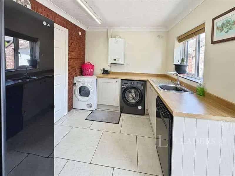 3 bed house for sale