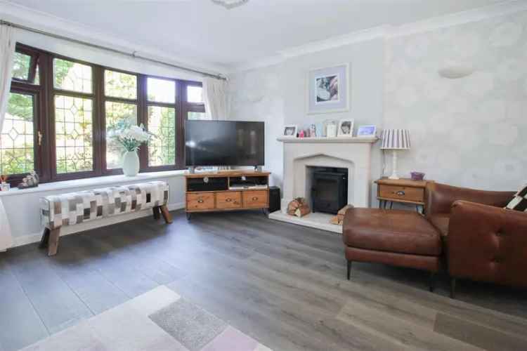 3 Bedroom Detached House for Sale in Doddinghurst