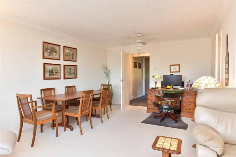 2 Bedroom Maisonette for Sale