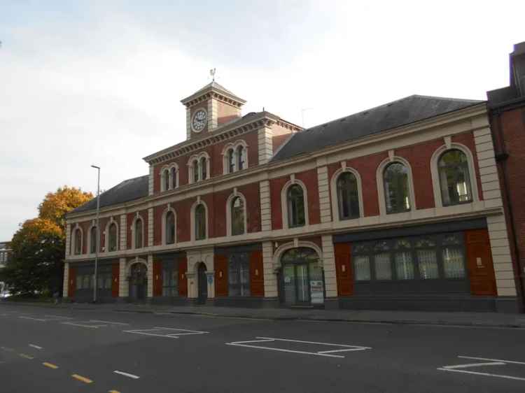 Prestigious Office Building For Sale in Leeds City Centre