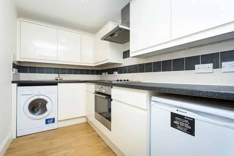 1 Bedroom Studio House to Rent Near Mill Hill Broadway