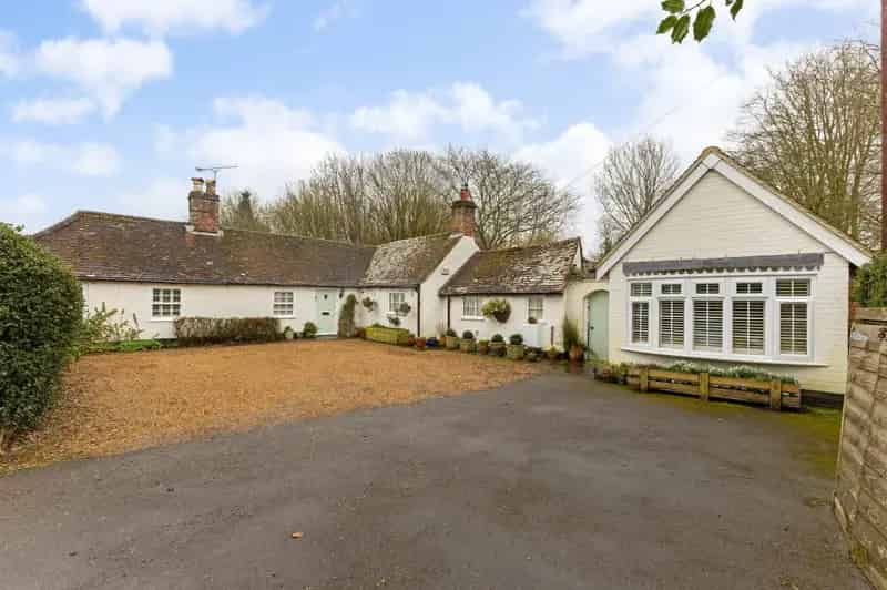 3 Bedroom Detached Bungalow for Sale near Chichester