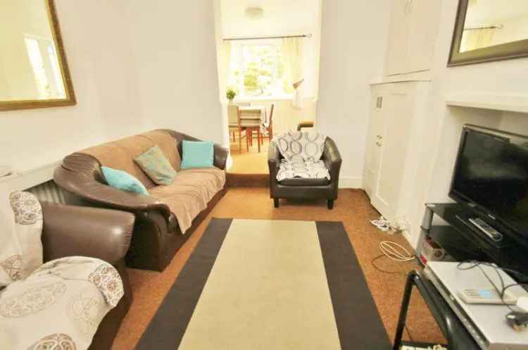 6 Bedroom Detached House Near Bournemouth University