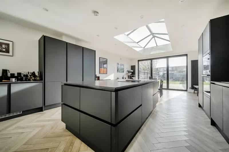 Extended Mid-Terraced House with 25ft Kitchen and Bonus Loft Room