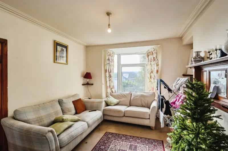 4 Bedroom Mid Terrace House For Sale