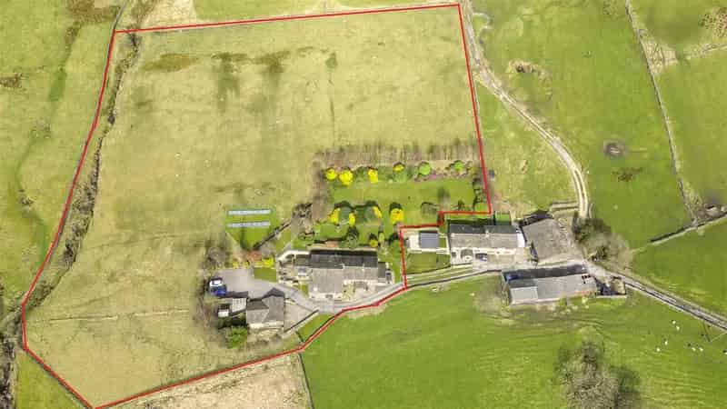 6 Bedroom Detached House with 4 Acres and Stunning Views