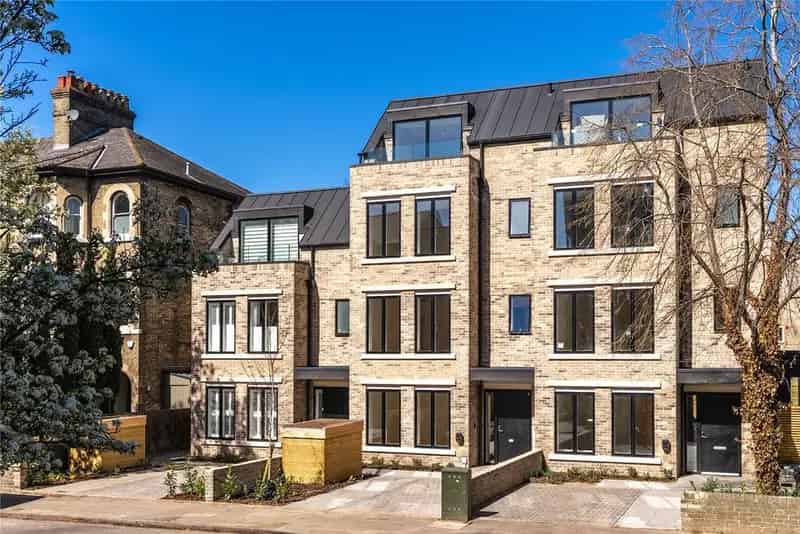 4 Bedroom Townhouse for Sale
