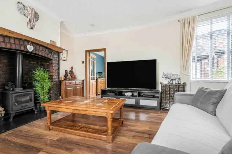 3 Bedroom House with Annex For Sale