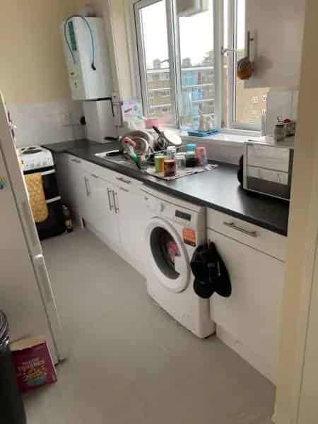 2 Bedroom Flat with Balcony, New Kitchen & Bathroom, Parking