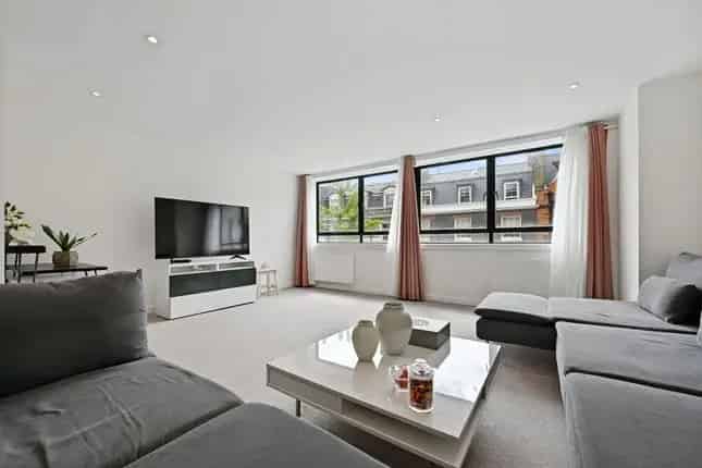 Flat for Sale Harley Street Marylebone W1G Leasehold