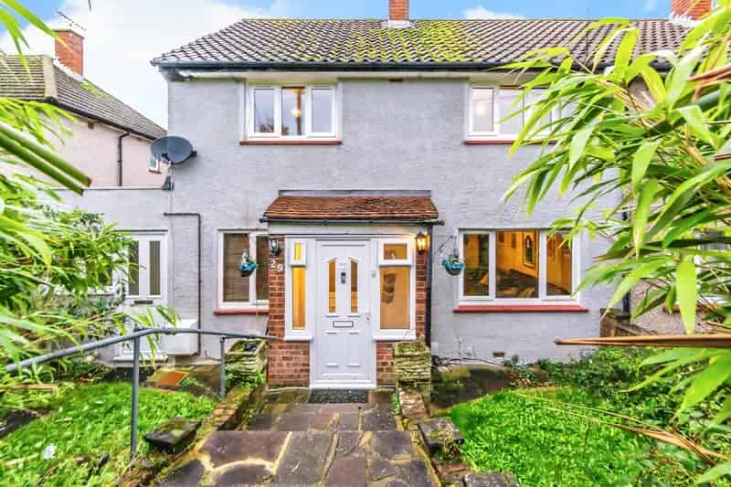 Extended Family Home Near Tram Link New Addington