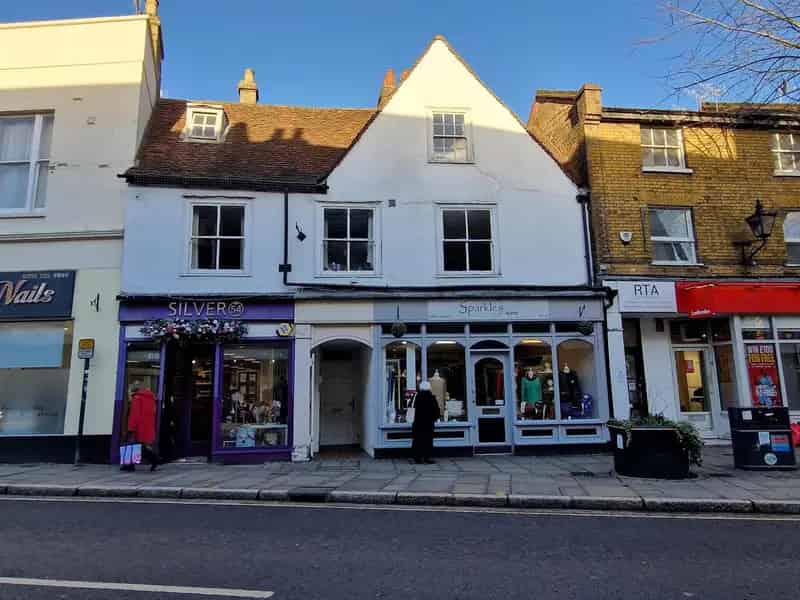 2 Flats Grade II Listed Building High Street Ware Rental Income 20400pa