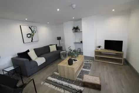 1 Room House 32m² Leeds Bills Included Modern Furnished