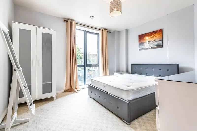 2 Bed Furnished Apartment Manchester City South Available 28072025