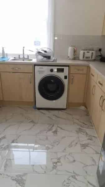3 Bedroom End Terrace House Near Station and Park