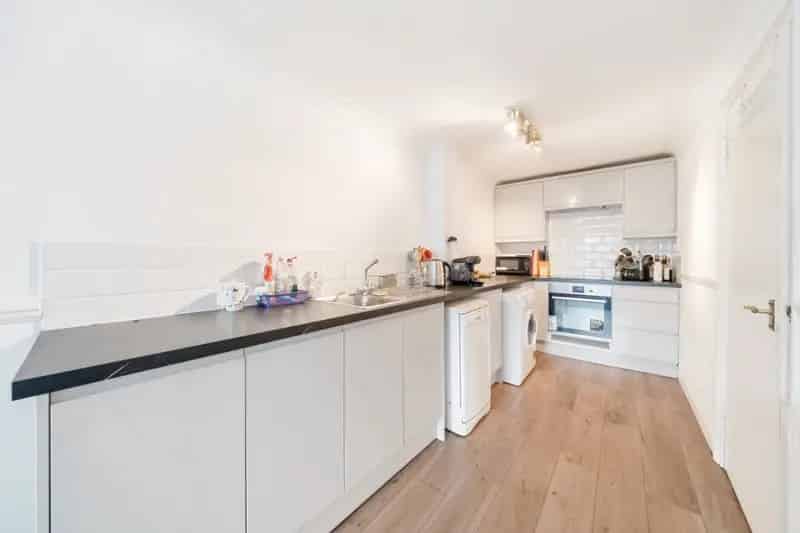 3-Bed House in Brook Green with Private Garden and Terrace
