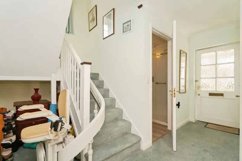 Spacious Retirement Property Near Holt Town Centre