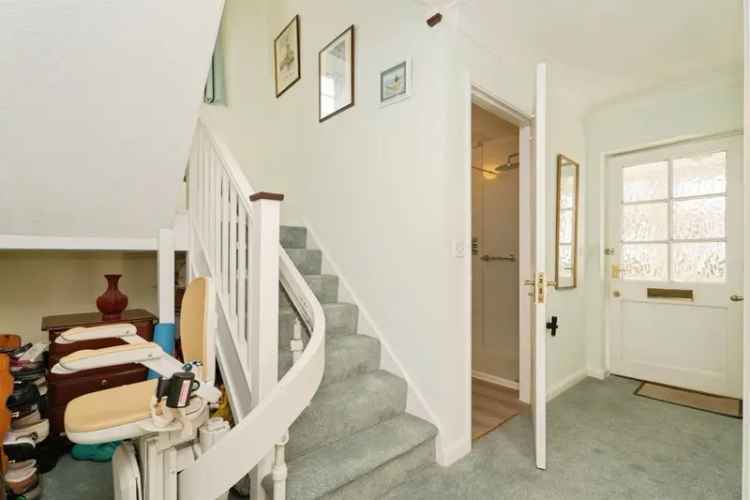Spacious Retirement Property Near Holt Town Centre