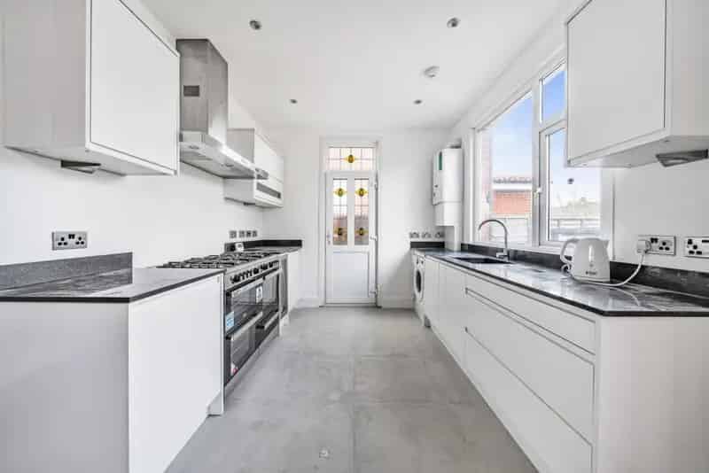 3-Bed Extended Family Home Newly Refurbished Garden Available Now