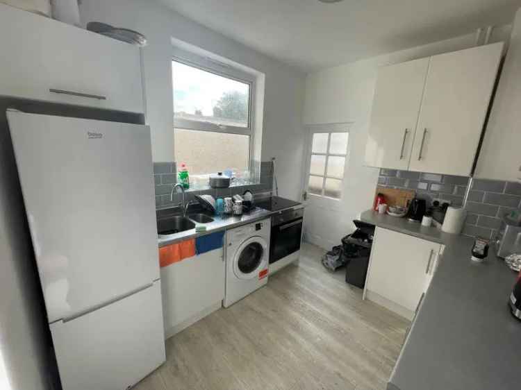 4 bedroom terraced house to rent