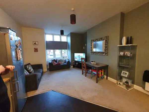 Flat For Rent in Gravesham, England