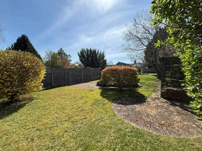 Spacious 1970s Family Home Near A14 & West Suffolk Hospital