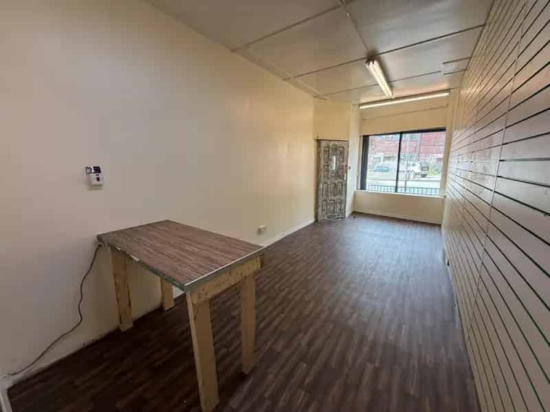 Commercial Property to Let in Castleford
