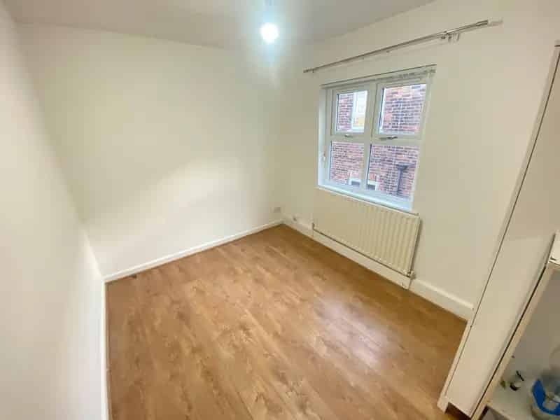 1 Bedroom Flat to Rent - Bright Spacious Apartment