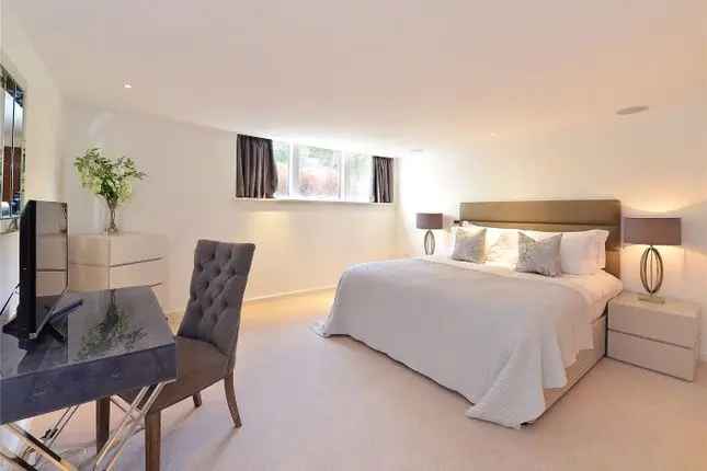 Modern 2-Bed Duplex Apartment Kensington W8