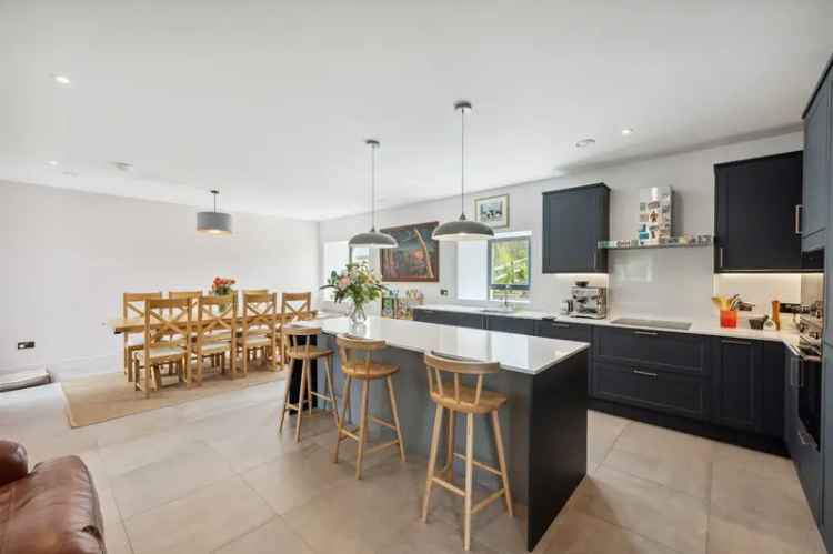 The Byre:  Luxury Family Home near Doune
