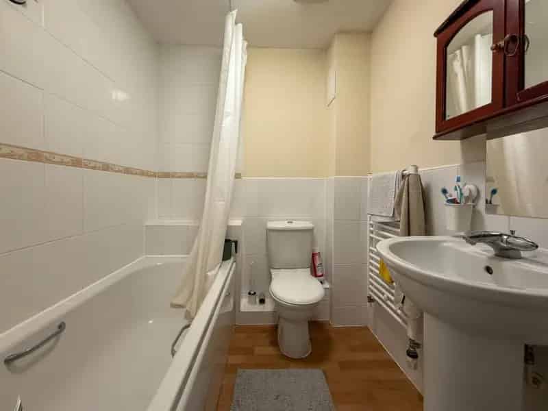 3 Bedroom Townhouse Bristol - Garage Parking - Available June 27th