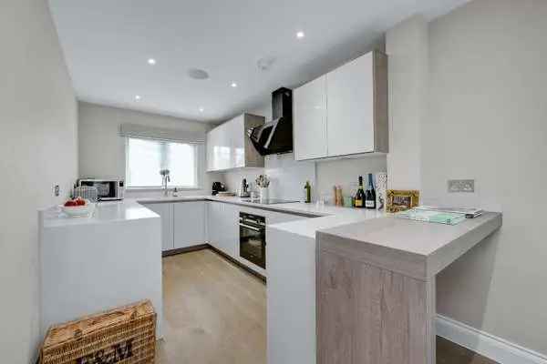 3 Bedroom House for Sale in Byfleet