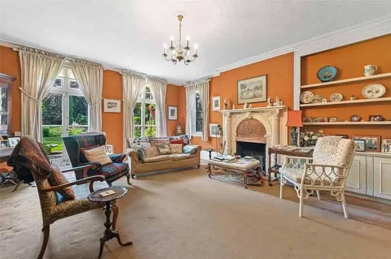 5 bed house for sale