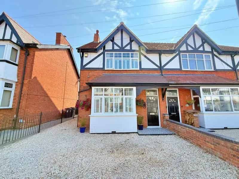 4 Bedroom Semi-Detached House for Sale