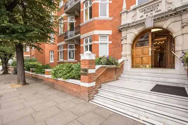 3 Bed Flat for Sale Abingdon Villas London W8