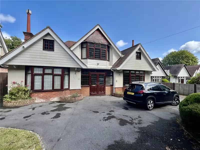 3 Bedroom House in Bournemouth Queens Park