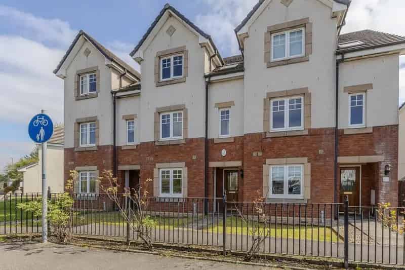 4 Bedroom Townhouse for Sale in Moodiesburn
