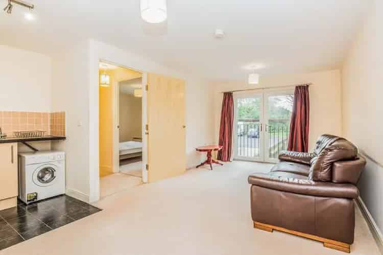 1 Bedroom Flat to Rent Manchester M14 - Secure Parking Available April 2025