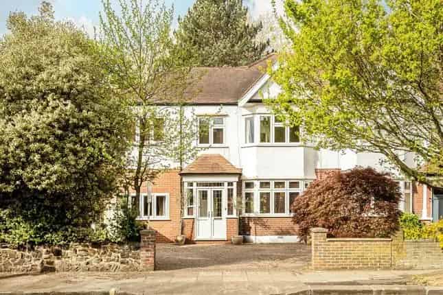 5 Bedroom Semi-Detached House for Sale Strawberry Vale
