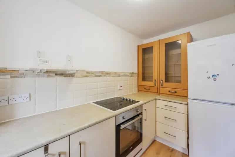 2 Bed Flat for Sale Tamworth Town Centre No Onward Chain