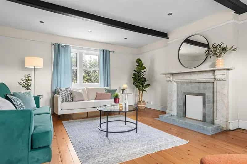 4 Bedroom Detached House For Sale Near Apperley Bridge Train Station