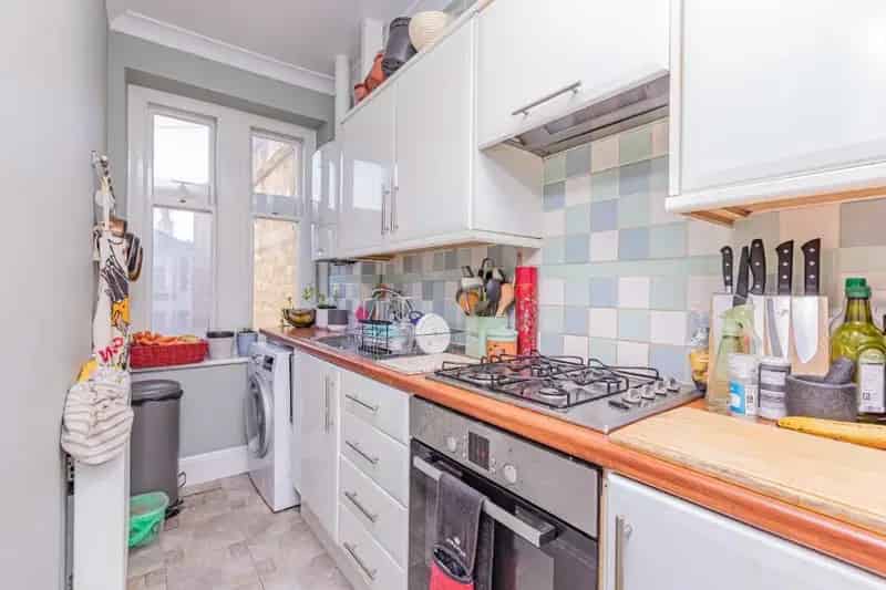 2 Bedroom Apartment Near Amenities