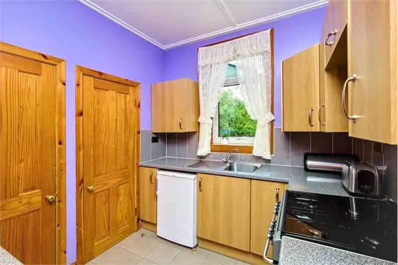 2 Bed Ground Floor Flat with Private Garden and Driveway