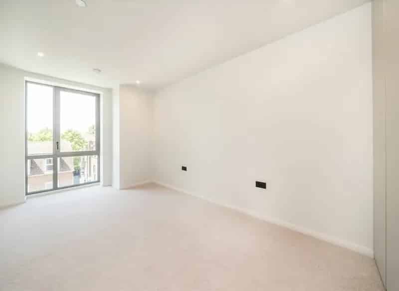 Flat For Sale , London, England