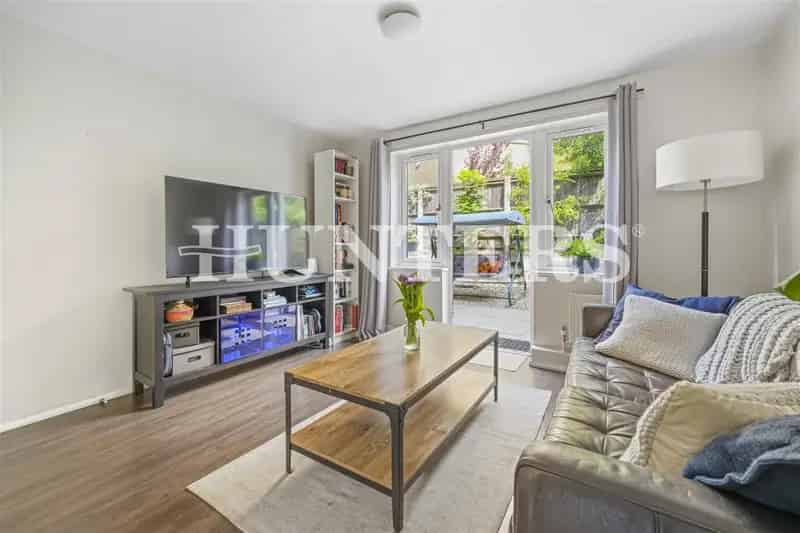 1 Bedroom Flat for Sale near Seven Sisters and Tottenham Hale